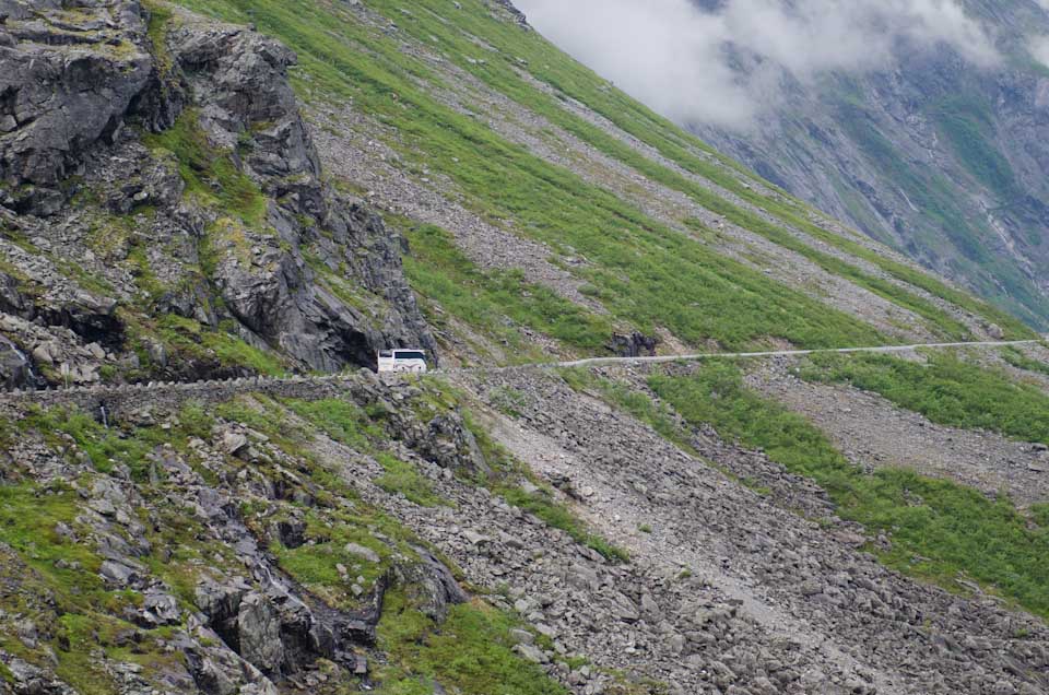 Bus auf dem Trollstigen Norwegen