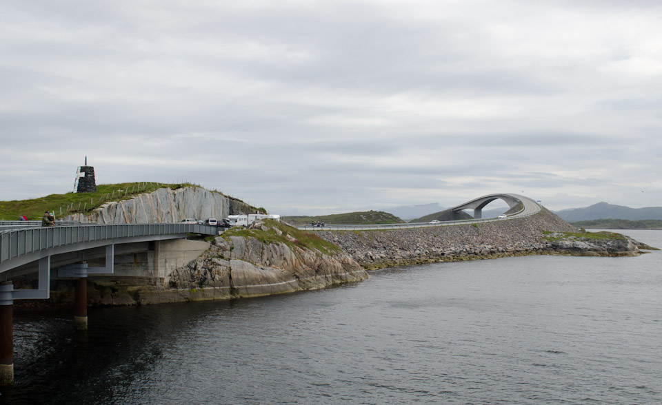 die Atlantikstraße in Norwegen zählt zu den schönsten Straßen der Welt