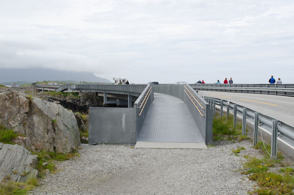 die Atlantikstraße in Norwegen zählt zu den schönsten Straßen der Welt