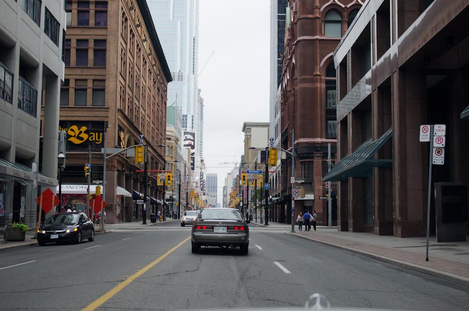 Fahrt auf der Yonge Street