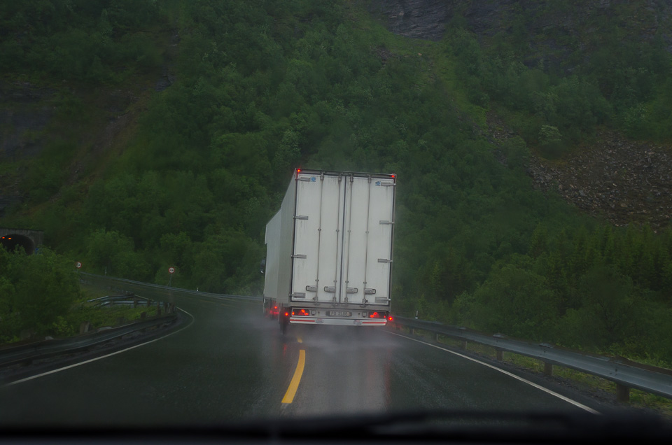 heftiger Regen und schlechte Straßenverhältnisse in Norwegen