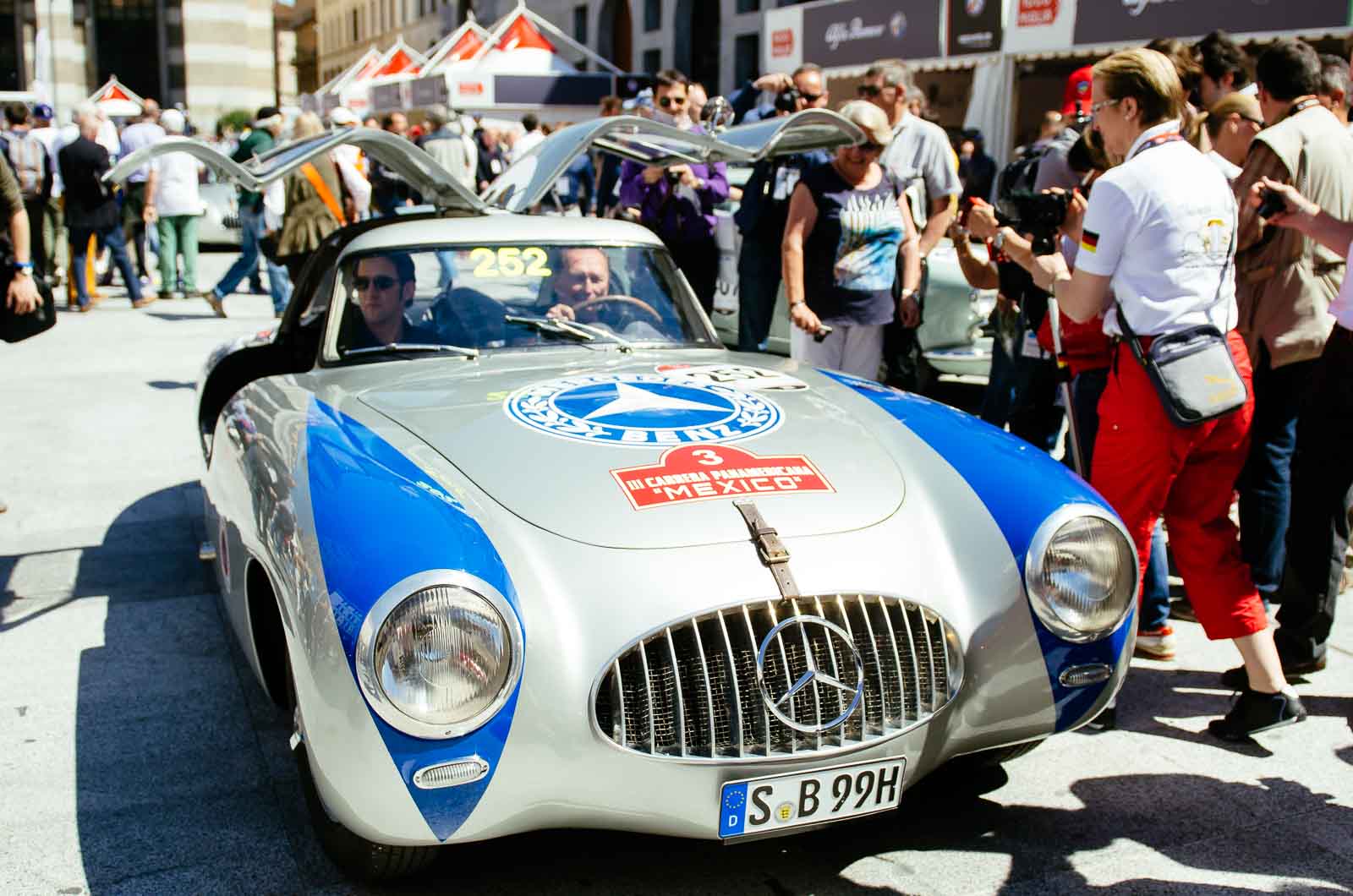 Jochen Mass bei der Mille Miglia 2014 - Köln Format