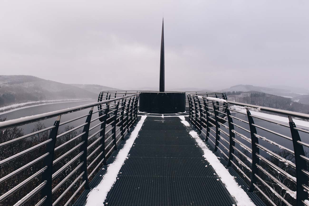 Die Nadel des Skywalk Biggesee, Aussichtspunkt Biggetalsperre