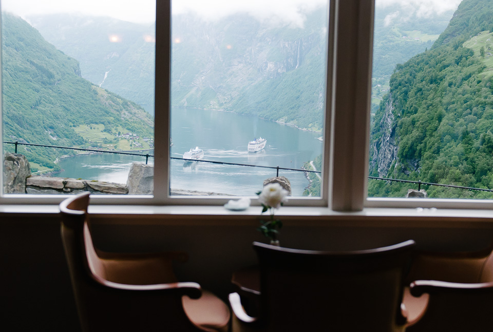 Blick auf den Geirangerfjord vom Hotel Utsikten